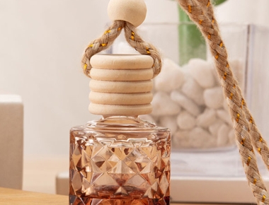 Tinh Dầu Quế Treo Phòng – Giải Pháp Tạo Hương Thơm Thiên Nhiên Cho Không Gian Sống